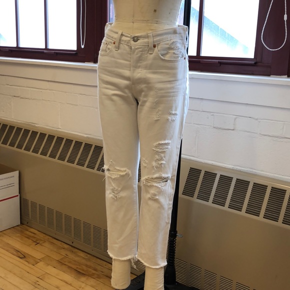 Levi’s Wedgie Icon Distressed Jeans in “cement” - Picture 4 of 8